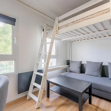 Apartamento Studio Confortable Avec Parking Gratuit Dans La Rue - Quelques Pas De La Gare, Cuisine, Wifi *