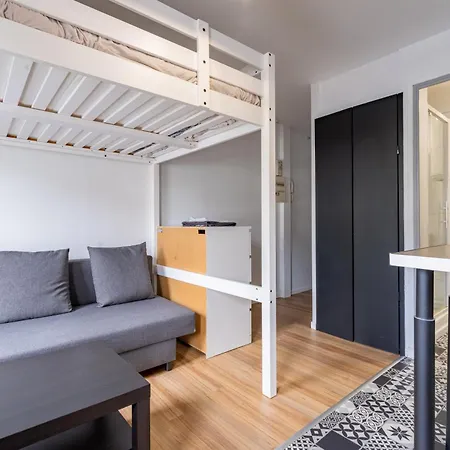 Apartamento Studio Confortable Avec Parking Gratuit Dans La Rue - Quelques Pas De La Gare, Cuisine, Wifi *