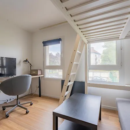 Studio Confortable Avec Parking Gratuit Dans La Rue - Quelques Pas De La Gare, Cuisine, Wifi * אראס
