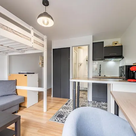 Apartamento Studio Confortable Avec Parking Gratuit Dans La Rue - Quelques Pas De La Gare, Cuisine, Wifi *